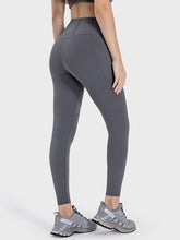 Load image into Gallery viewer, Pocketed High Waist Active Leggings
