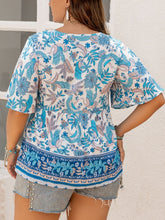 Load image into Gallery viewer, Plus Size Printed V-Neck Half Sleeve Blouse
