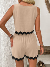 Load image into Gallery viewer, Contrast Trim Round Neck Top and Shorts Set
