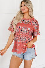 Load image into Gallery viewer, Red Paisley Print Side Slits Crew Neck T Shirt
