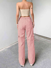 Load image into Gallery viewer, Women&#39;s Straight Jeans with Pockets
