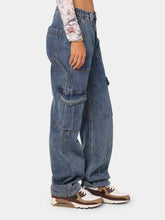 Load image into Gallery viewer, Women&#39;s Straight Jeans with Pockets
