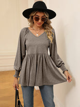 Load image into Gallery viewer, V-Neck Lantern Sleeve Blouse
