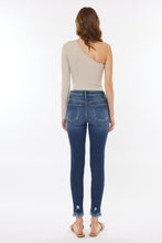 Load image into Gallery viewer, Kancan Raw Hem High Waist Cropped Jeans
