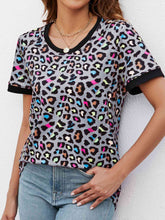 Load image into Gallery viewer, 4 Colors - Leopard Round Neck Short Sleeve Tee Shirt
