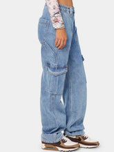 Load image into Gallery viewer, Women&#39;s Straight Jeans with Pockets
