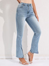 Load image into Gallery viewer, Slit Buttoned Jeans with Pockets
