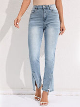 Load image into Gallery viewer, Slit Buttoned Jeans with Pockets
