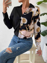 Load image into Gallery viewer, Twist Front Collared Blouse
